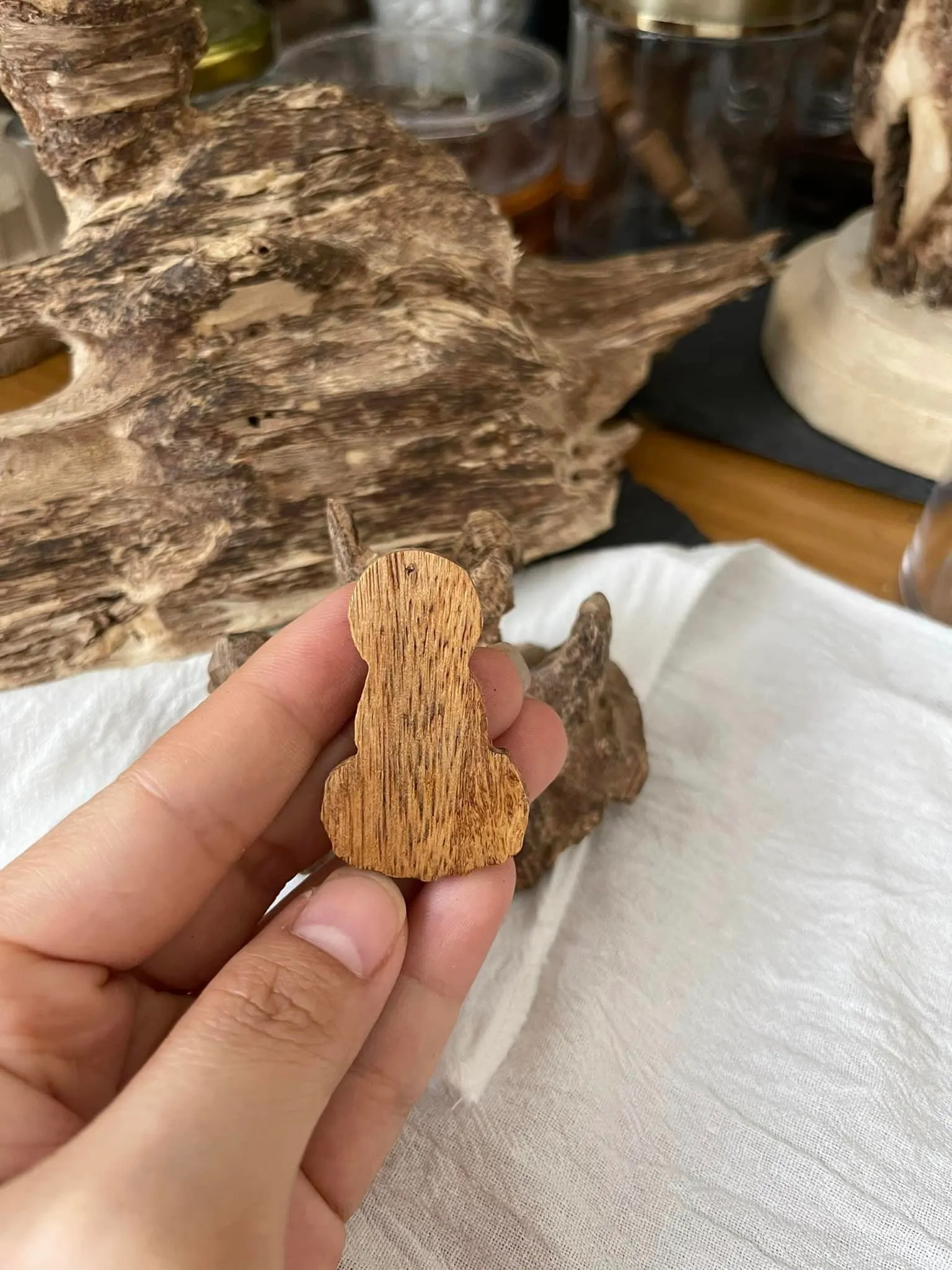 Guanyin Agarwood Pendant – Natural Vietnamese Oud (Kwan Yin Spiritual Jewelry)